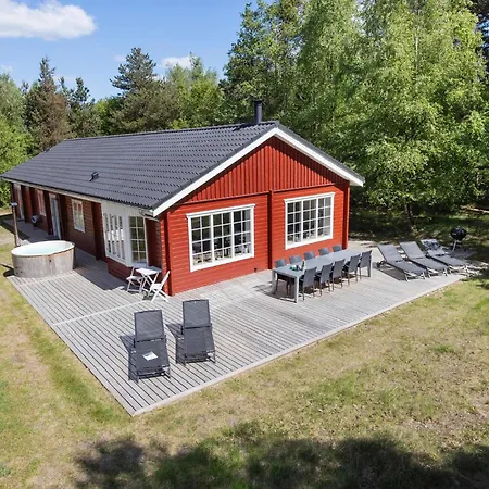 Holiday home Awesome In With Sauna Hojslev